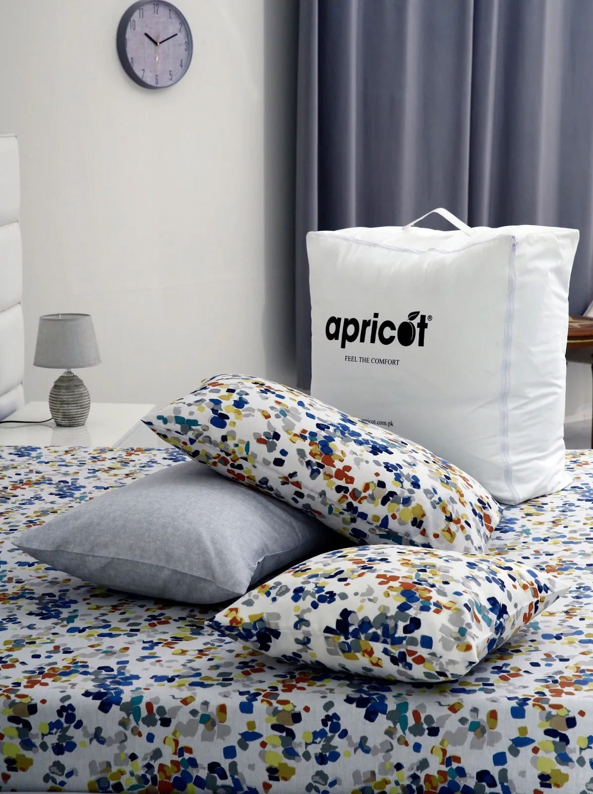 8 PCs Winter Comforter Set-Glitters