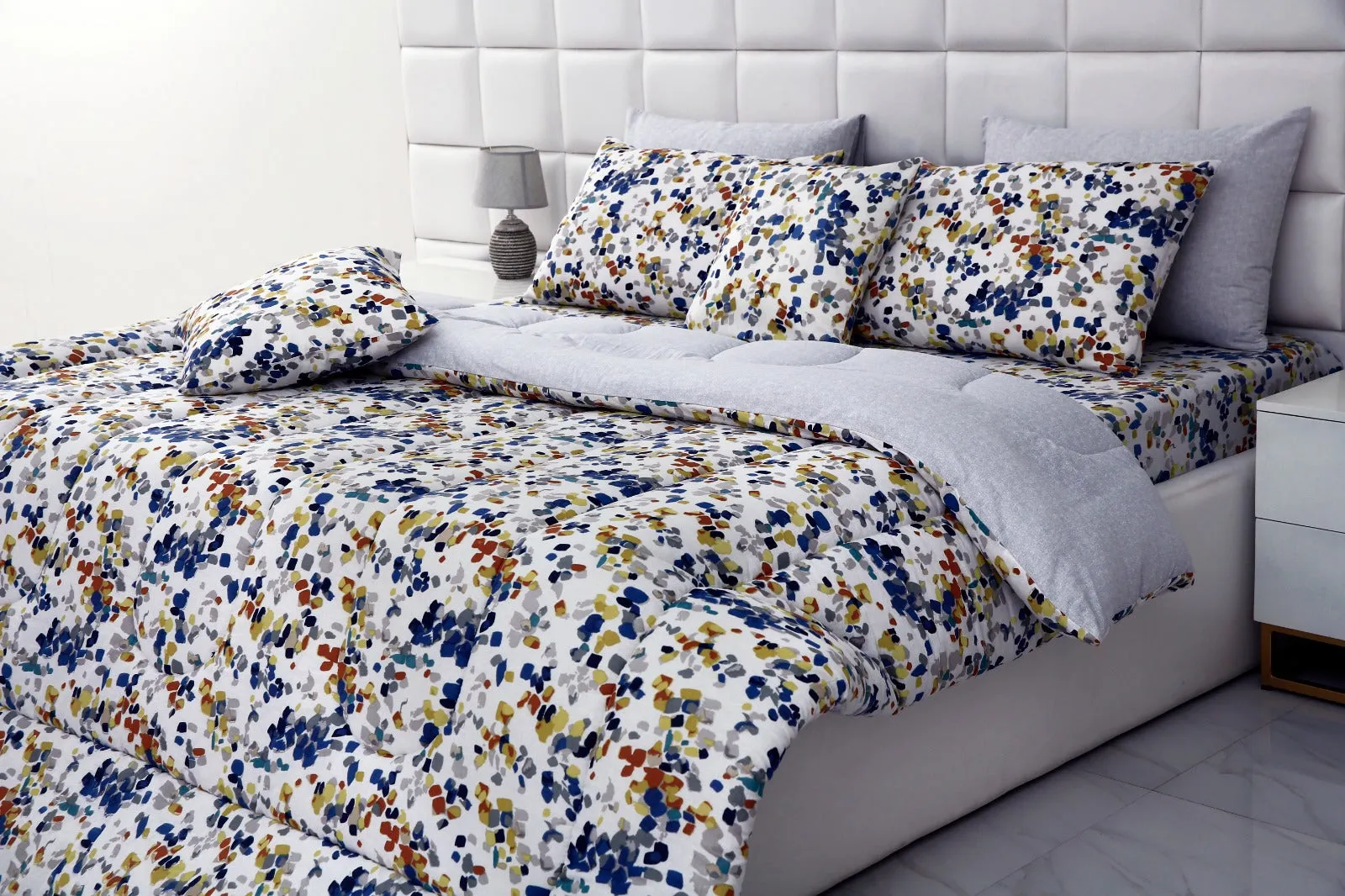 8 PCs Winter Comforter Set-Glitters