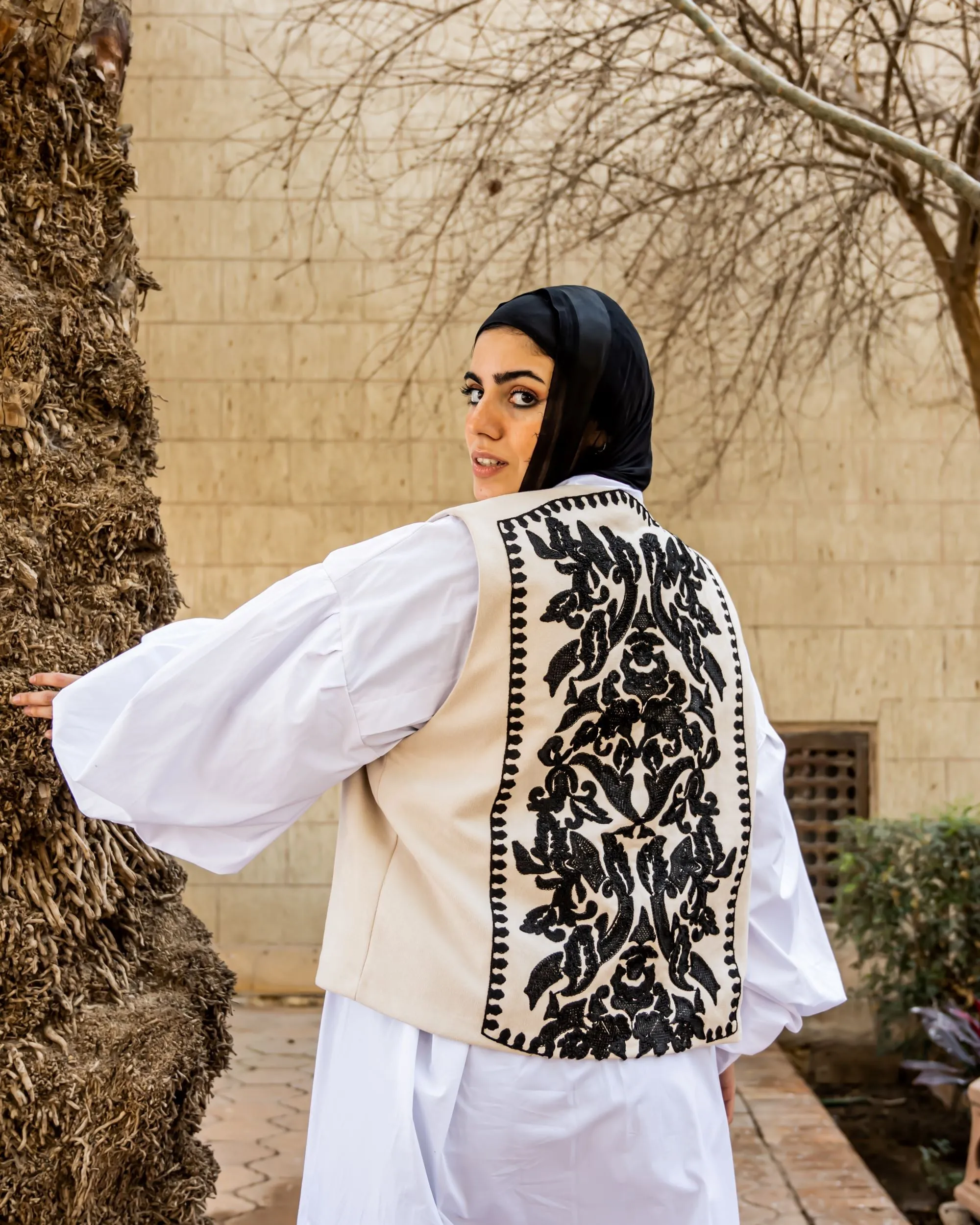 Ethnic Suede Vest-Beige