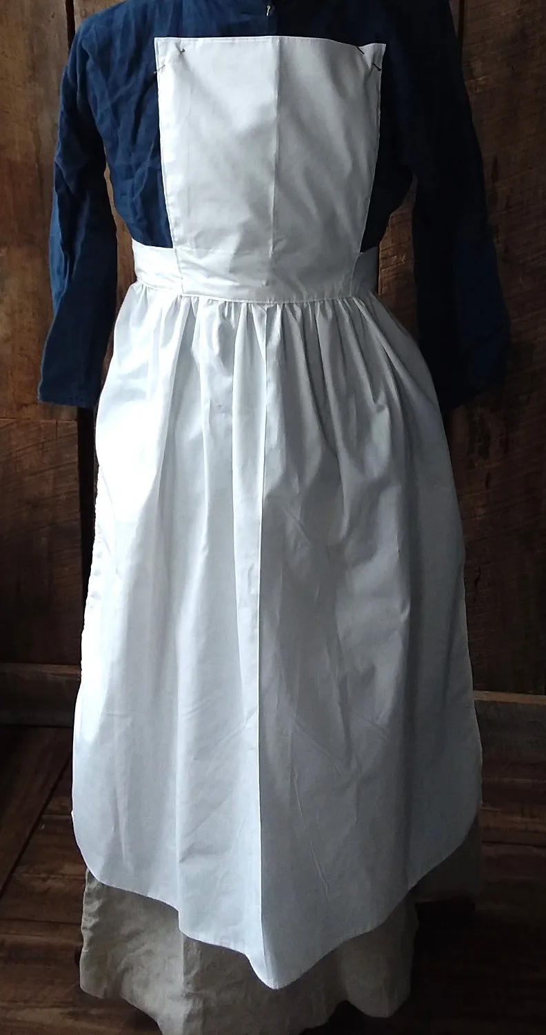 Pinner Apron in White Muslin